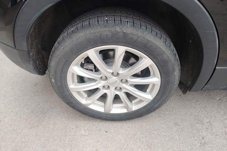 Used Cadillac XT4 2018 28T Two-Wheel Drive Tech Version Right Rear Wheel Hub