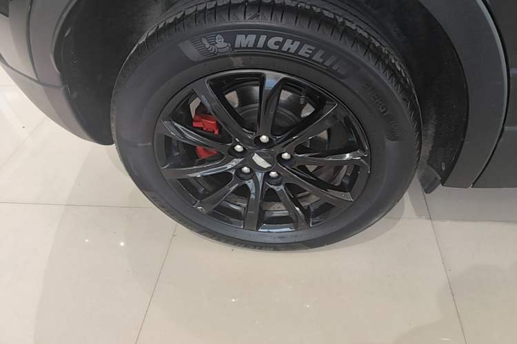 Used Cadillac XT4 2018 28T Two-Wheel Drive Tech Version Right Rear Wheel Hub
