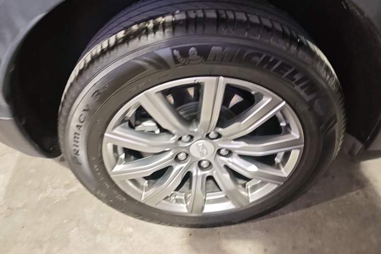 Used Cadillac XT4 2018 28T Two-Wheel Drive Leading Version Right Rear Wheel Hub
