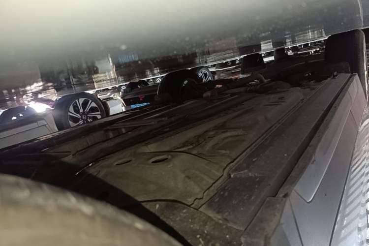 Used Cadillac XT4 2018 28T Two-Wheel Drive Tech Version Right Side Sill