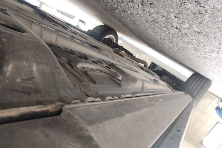 Used Cadillac XT4 2018 28T Two-Wheel Drive Tech Version Right Side Sill