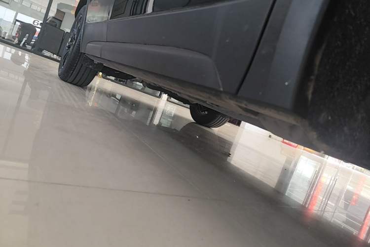 Used Cadillac XT4 2018 28T Two-Wheel Drive Tech Version Right Side Sill