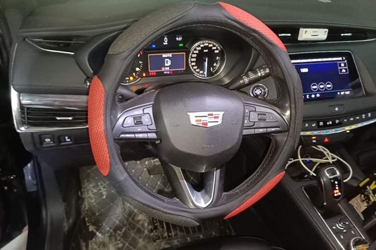 Used Cadillac XT4 2018 28T Two-Wheel Drive Tech Version Steering Wheel