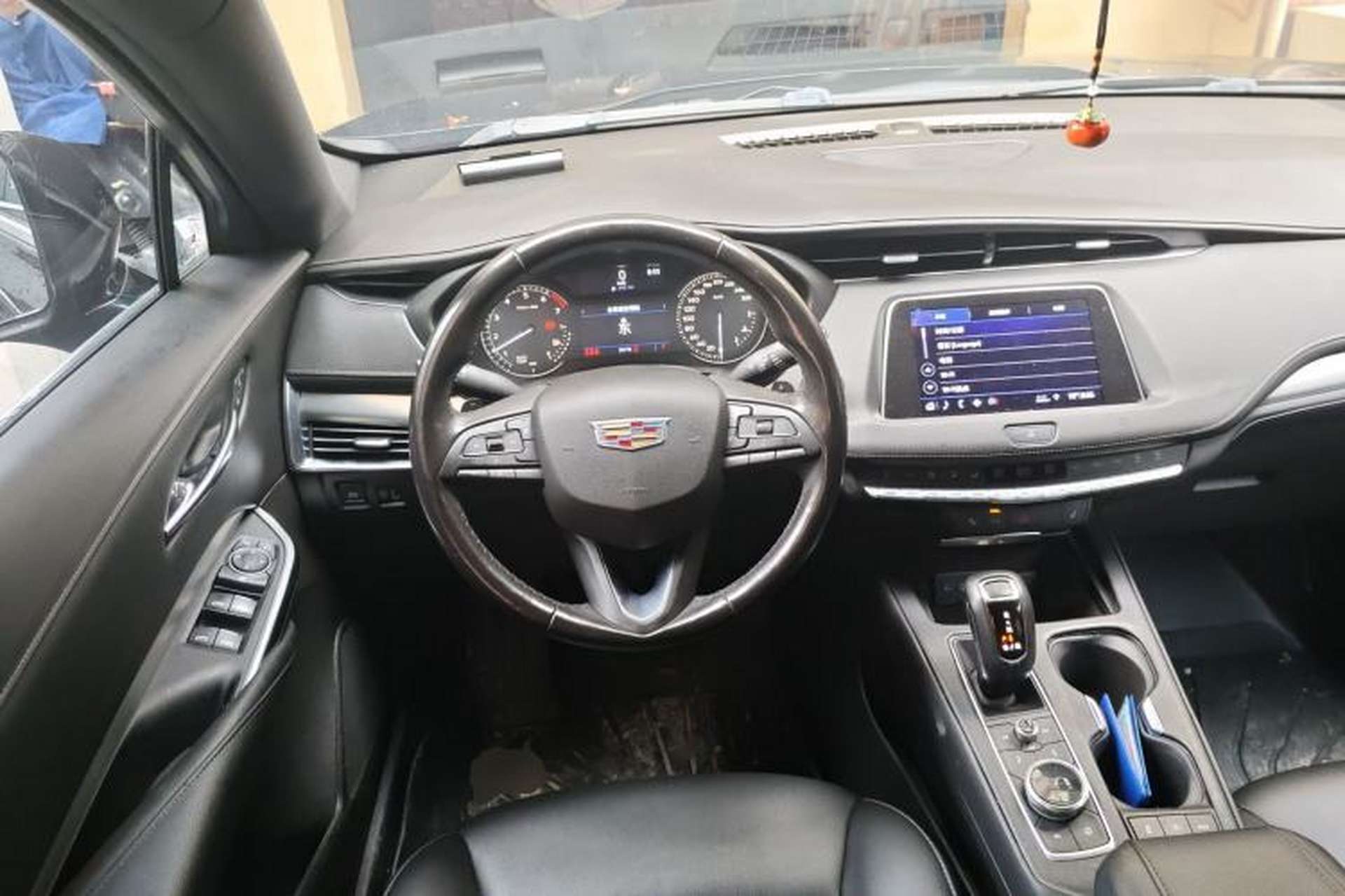 Used Cadillac XT4 2018 28T Two-Wheel-Drive Luxury Model Steering Wheel