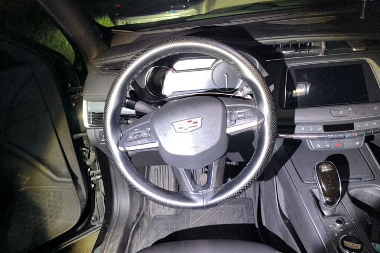 Used Cadillac XT4 2018 28T Two-Wheel Drive Leading Version Steering Wheel