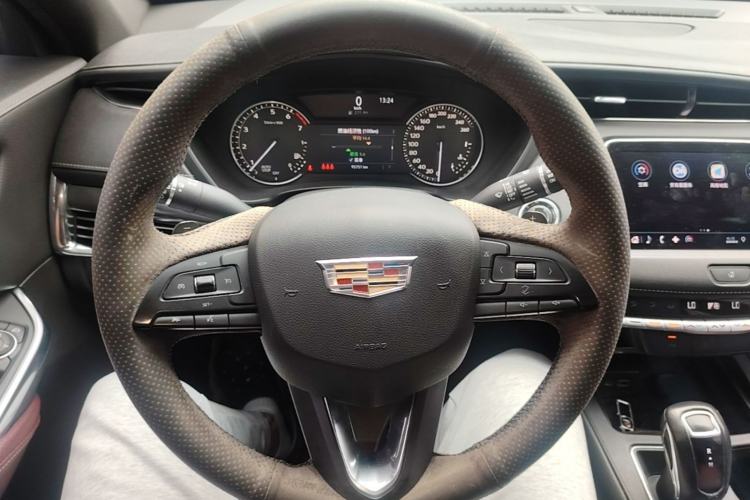 Used Cadillac XT4 2018 28T Two-Wheel Drive Tech Version Steering Wheel