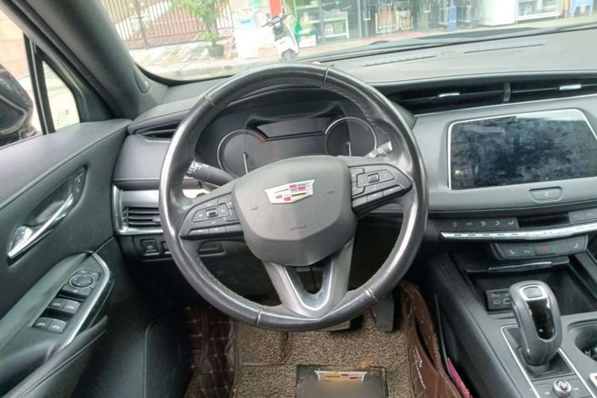 Used Cadillac XT4 2018 28T Two-Wheel Drive Leading Version Steering Wheel