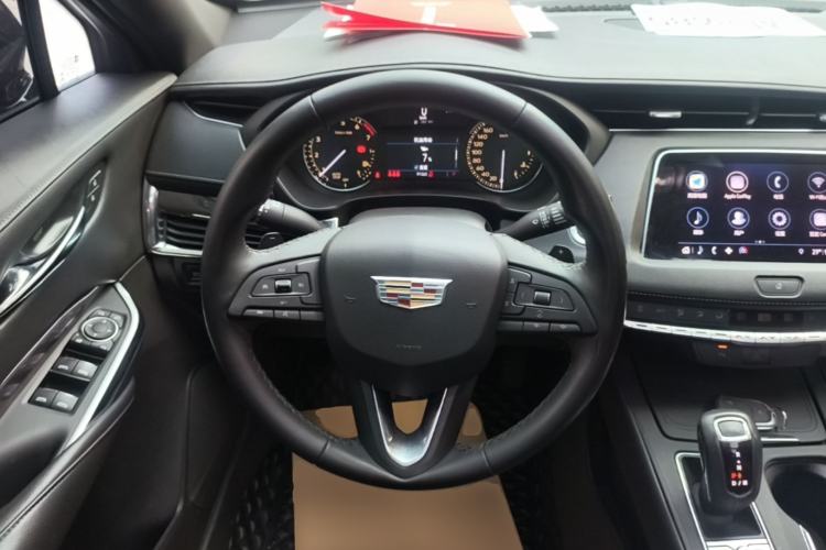 Used Cadillac XT4 2018 28T Two-Wheel Drive Tech Version Steering Wheel