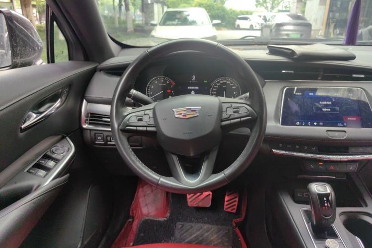 Used Cadillac XT4 2018 28T Two-Wheel-Drive Luxury Model Steering Wheel