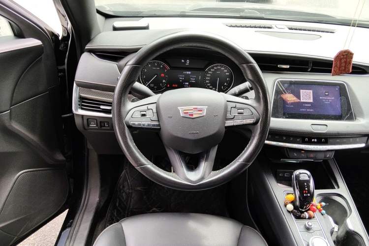 Used Cadillac XT4 2018 28T Two-Wheel Drive Luxury Sport Model Steering Wheel