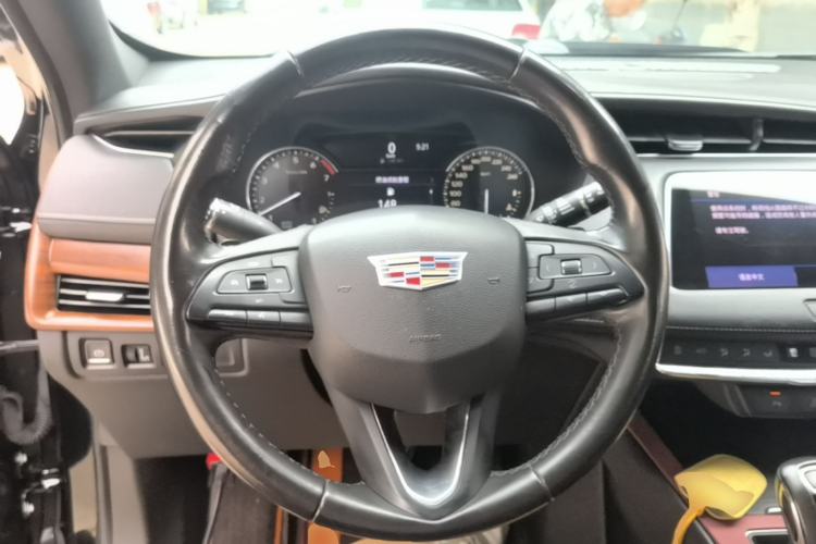 Used Cadillac XT4 2018 28T Two-Wheel Drive Tech Version Steering Wheel