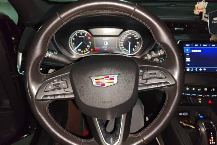 Used Cadillac XT4 2018 28T Two-Wheel Drive Tech Version Steering Wheel