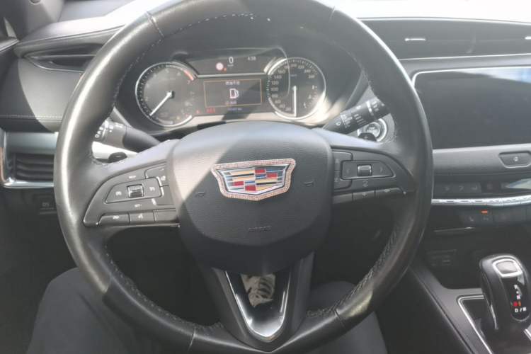 Used Cadillac XT4 2018 28T Two-Wheel Drive Leading Version Steering Wheel