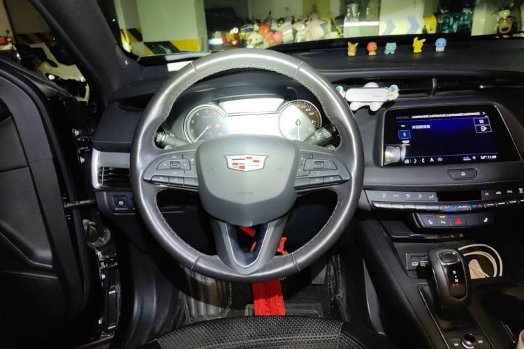 Used Cadillac XT4 2018 28T Two-Wheel Drive Leading Version Steering Wheel