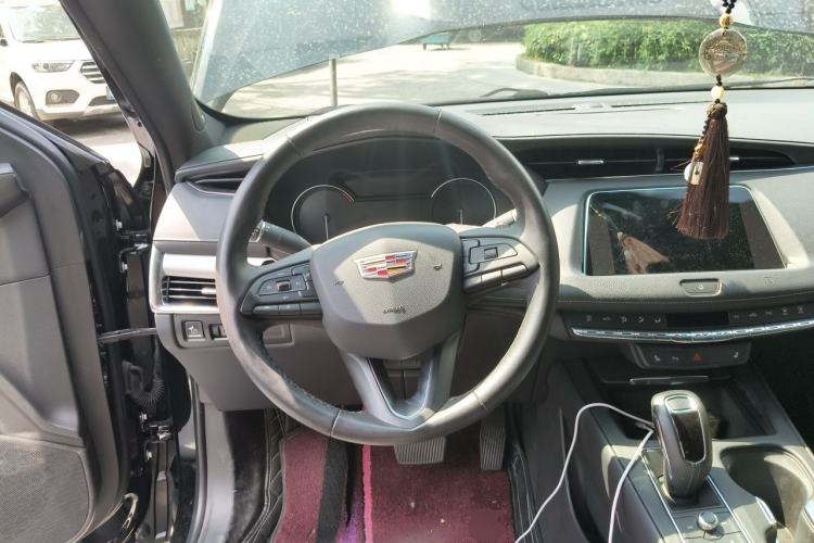 Used Cadillac XT4 2018 28T Two-Wheel Drive Leading Version Steering Wheel
