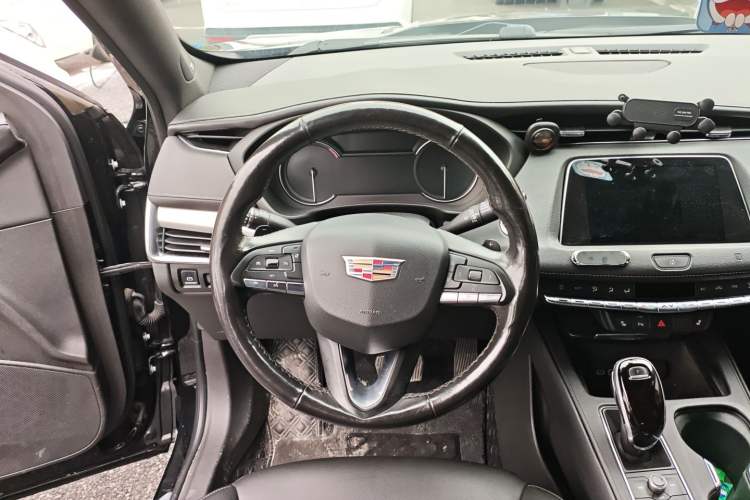 Used Cadillac XT4 2018 28T Two-Wheel Drive Leading Sport Model Steering Wheel