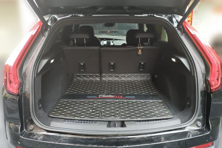 Used Cadillac XT4 2018 28T Two-Wheel-Drive Luxury Model Trunk
