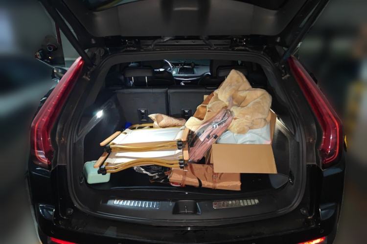 Used Cadillac XT4 2018 28T Two-Wheel-Drive Luxury Model Trunk