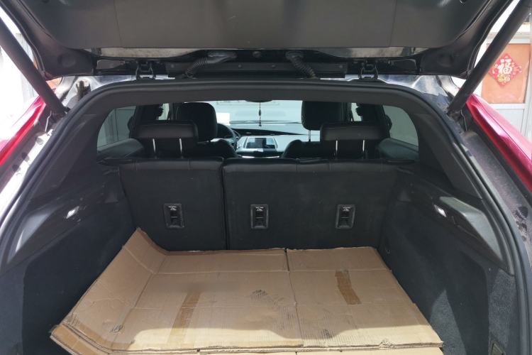 Used Cadillac XT4 2018 28T Two-Wheel-Drive Luxury Model Trunk