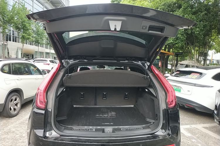 Used Cadillac XT4 2018 28T Two-Wheel Drive Leading Version Trunk