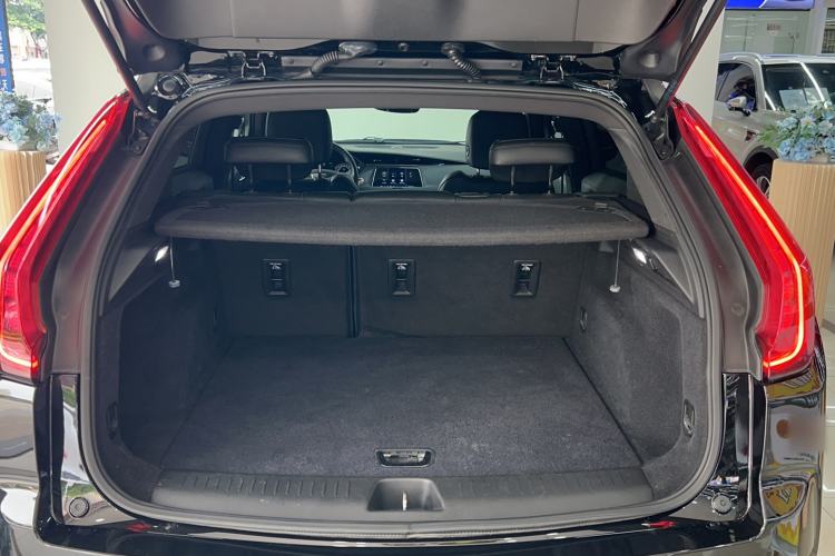 Used Cadillac XT4 2018 28T Two-Wheel Drive Tech Version Trunk