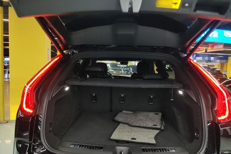 Used Cadillac XT4 2018 28T Four-Wheel Drive Leading Model Trunk