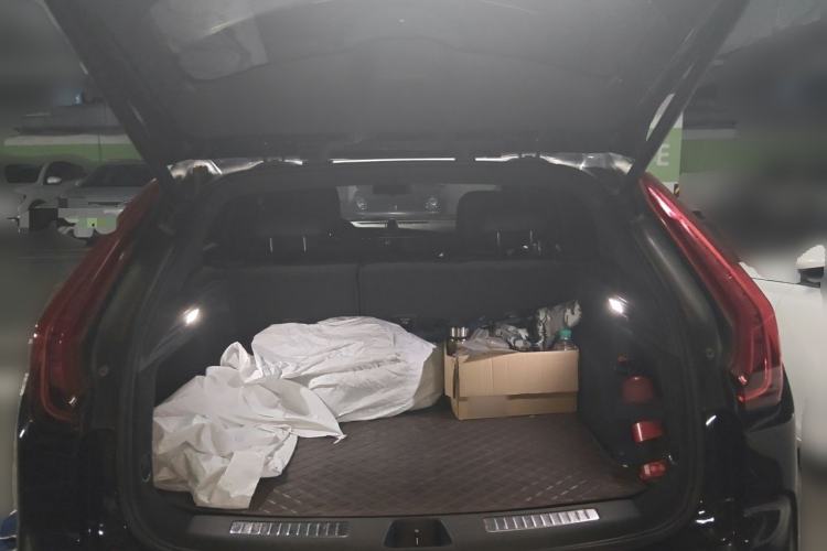 Used Cadillac XT4 2018 28T Two-Wheel Drive Leading Version Trunk