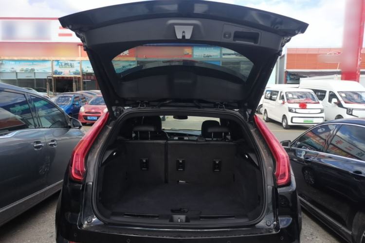 Used Cadillac XT4 2018 28T Two-Wheel Drive Leading Version Trunk