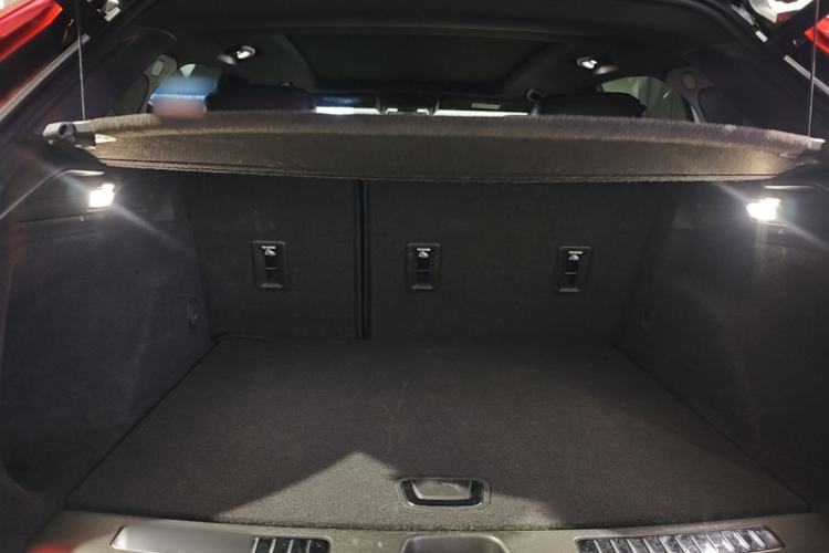 Used Cadillac XT4 2018 28T Two-Wheel Drive Leading Version Trunk