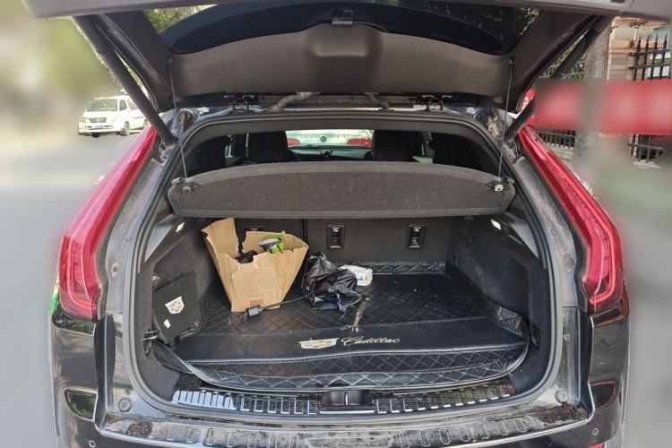 Used Cadillac XT4 2018 28T Two-Wheel Drive Leading Version Trunk