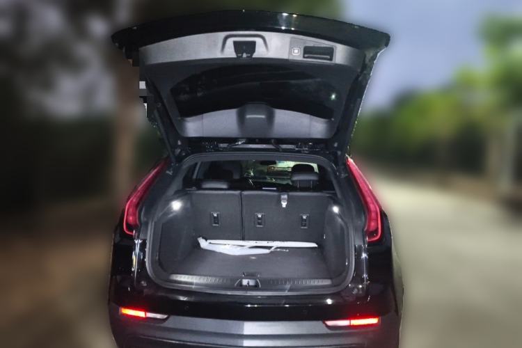 Used Cadillac XT4 2018 28T Two-Wheel Drive Tech Version Trunk