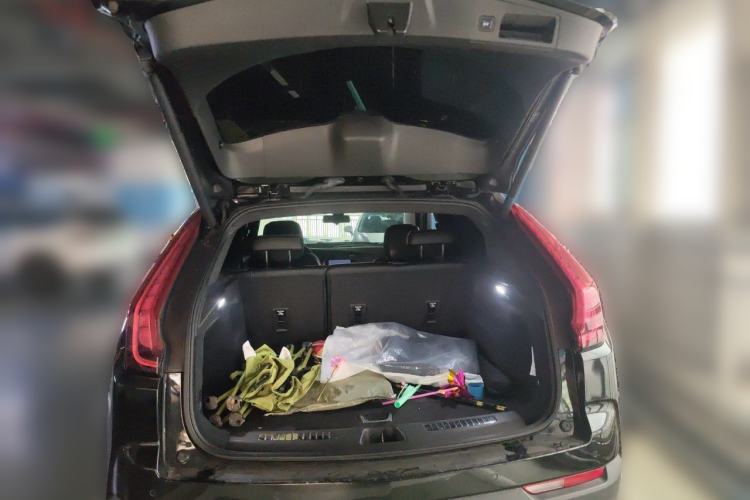 Used Cadillac XT4 2018 28T Two-Wheel Drive Leading Version Trunk