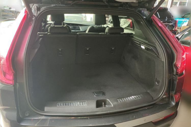Used Cadillac XT4 2018 28T Two-Wheel Drive Leading Version Trunk