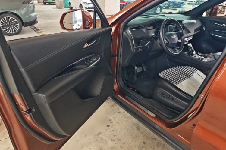 Used Cadillac XT4 2018 28T Two-Wheel Drive Tech Version Driver Seat