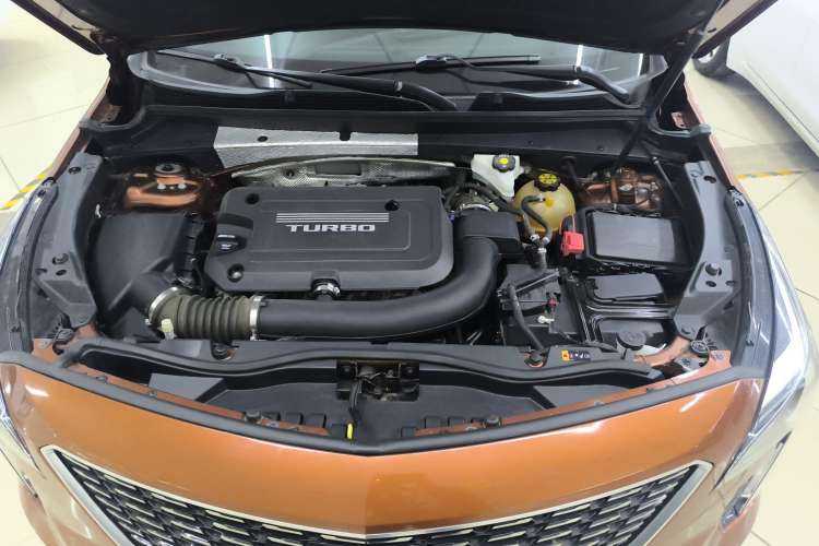 Used Cadillac XT4 2018 28T Two-Wheel Drive Tech Version Engine Bay
