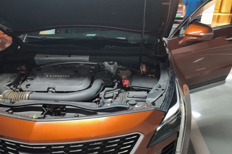 Used Cadillac XT4 2018 28T Two-Wheel Drive Leading Version Engine Bay Left