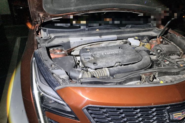 Used Cadillac XT4 2018 28T Two-Wheel Drive Leading Version Engine Bay Right