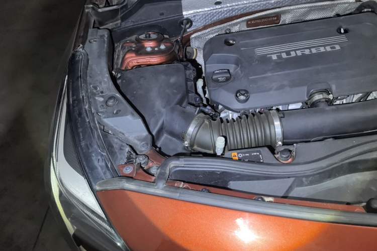 Used Cadillac XT4 2018 28T 4x4 Platinum Sport Edition Engine Bay Right