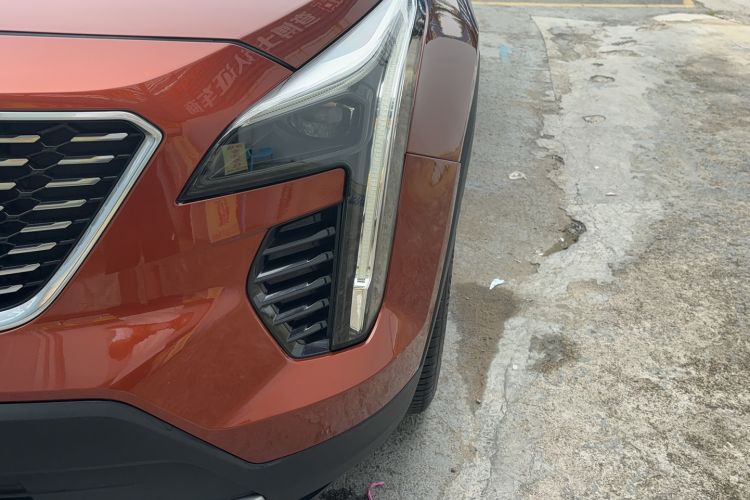 Used Cadillac XT4 2018 28T Two-Wheel-Drive Luxury Model Exterior 1
