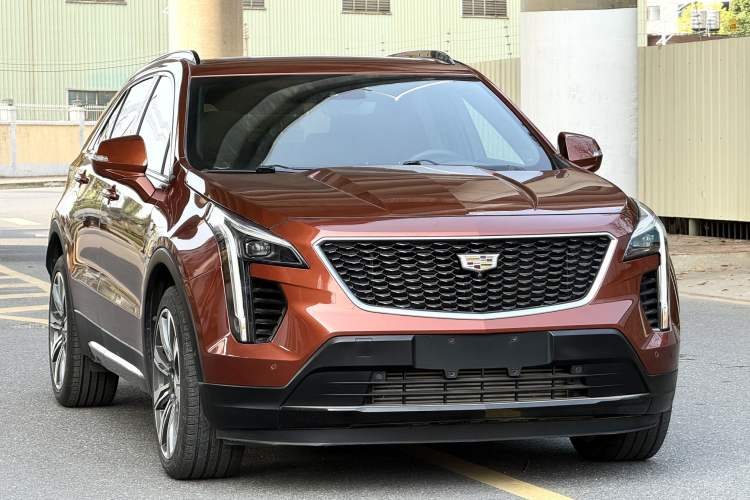 Used Cadillac XT4 2018 28T 4x4 Platinum Sport Edition Exterior 2