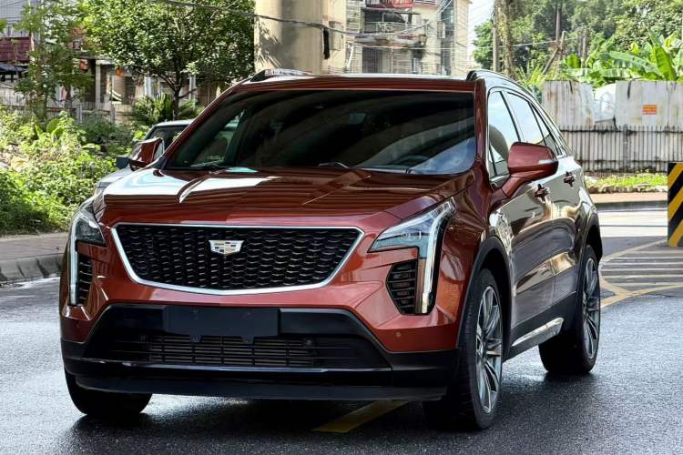 Used Cadillac XT4 2018 28T 4x4 Platinum Sport Edition Exterior 5