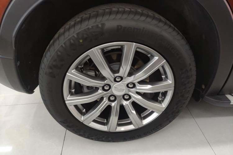 Used Cadillac XT4 2018 28T Two-Wheel Drive Leading Version Exterior 5