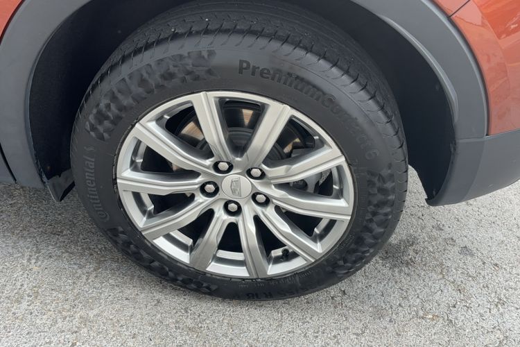 Used Cadillac XT4 2018 28T Two-Wheel-Drive Luxury Model Exterior 7