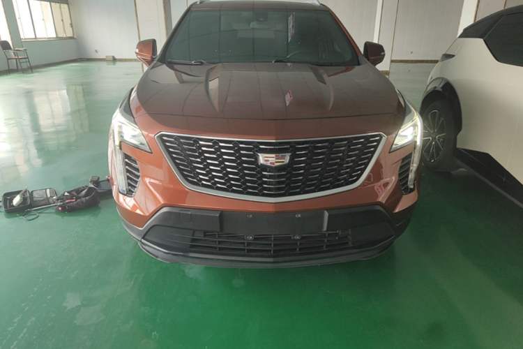 Used Cadillac XT4 2018 28T Two-Wheel Drive Tech Version Front