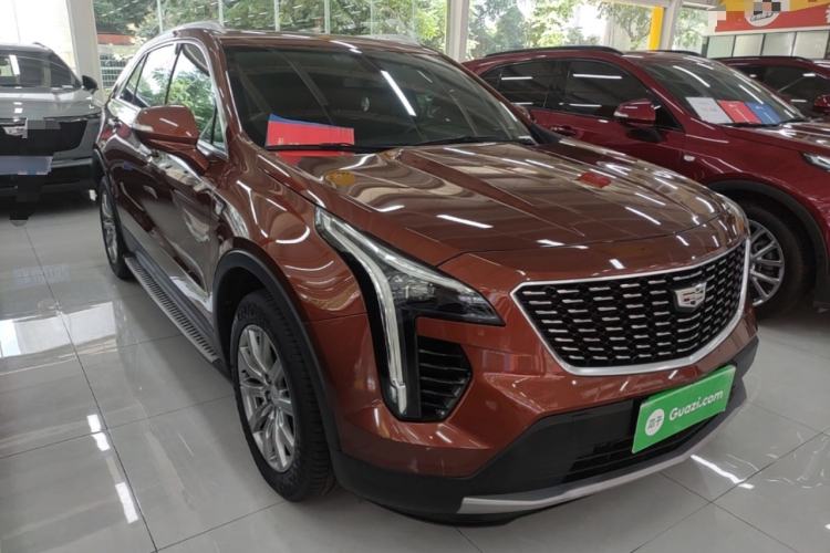Used Cadillac XT4 2018 28T Two-Wheel Drive Leading Version Front Right 45 Deg