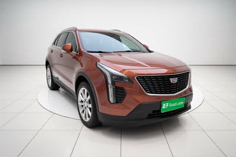 Used Cadillac XT4 2018 28T Two-Wheel Drive Tech Version Front Right 45 Deg