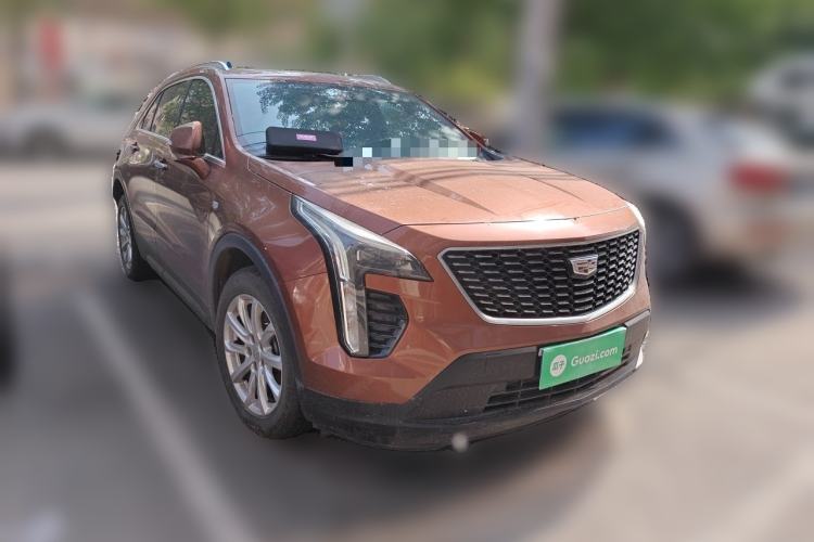 Used Cadillac XT4 2018 28T Two-Wheel Drive Tech Version Front Right 45 Deg