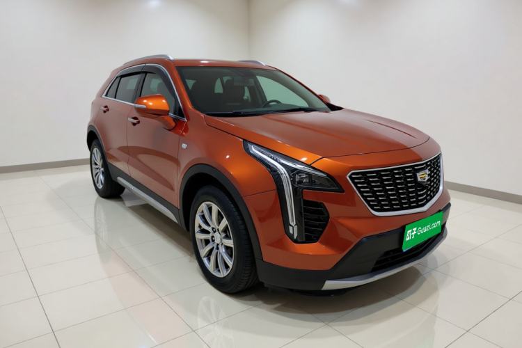 Used Cadillac XT4 2018 28T Two-Wheel Drive Leading Version Front Right 45 Deg