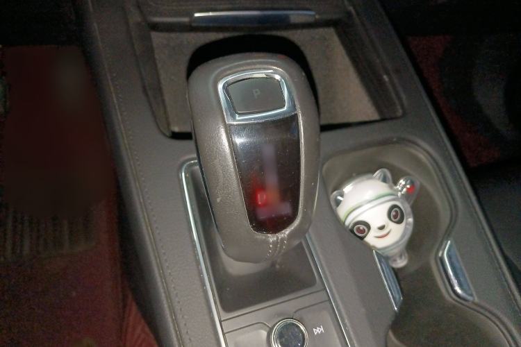 Used Cadillac XT4 2018 28T Two-Wheel-Drive Luxury Model Gear Lever