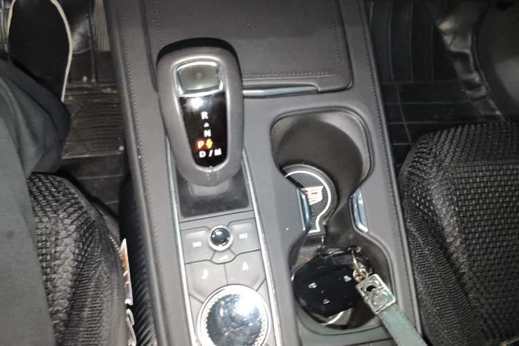 Used Cadillac XT4 2018 28T Two-Wheel Drive Leading Version Gear Lever